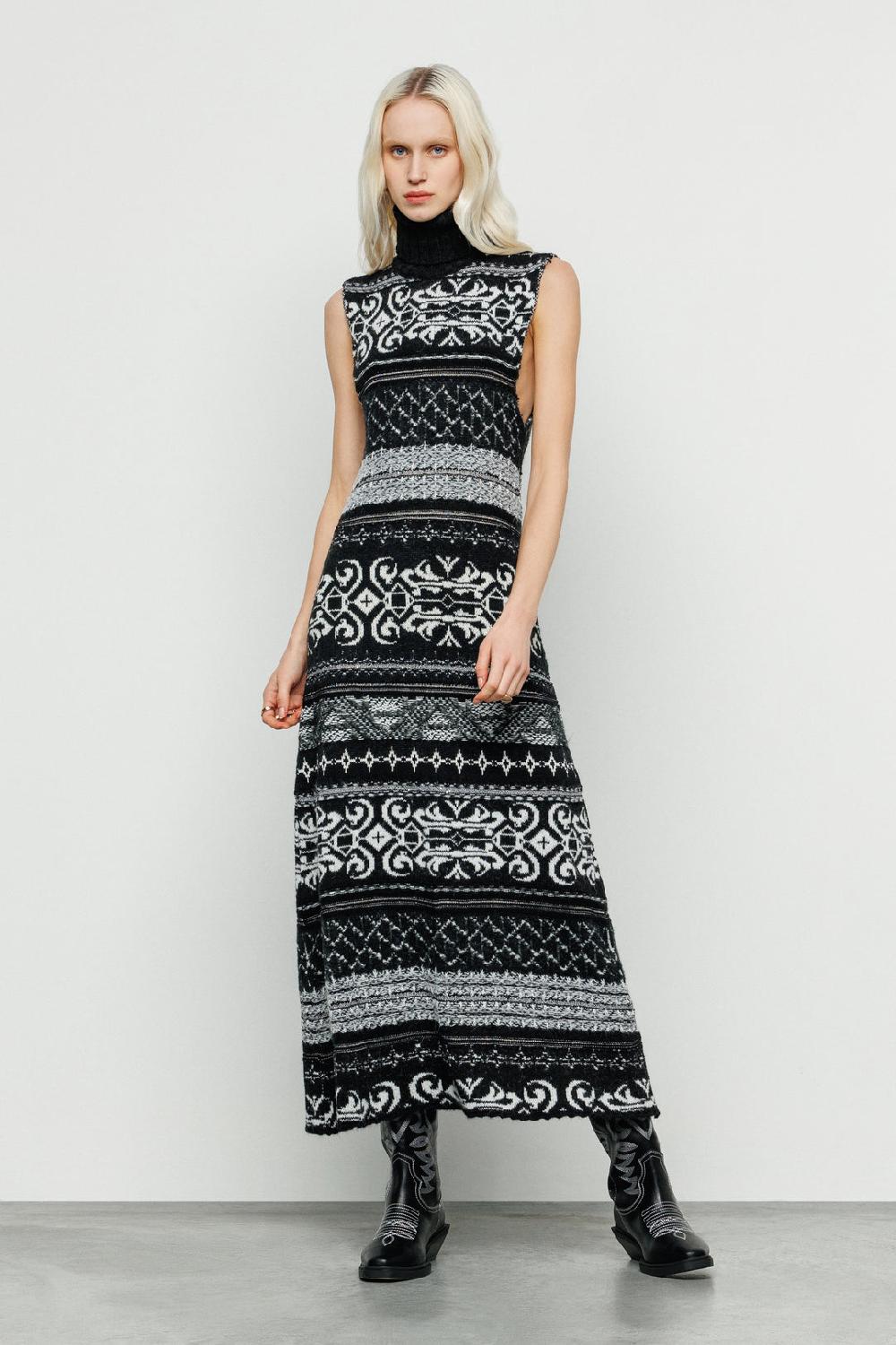 Akep ABITO LUNGO AKEP SMANICATO A COLLO ALTO IN JACQUARD