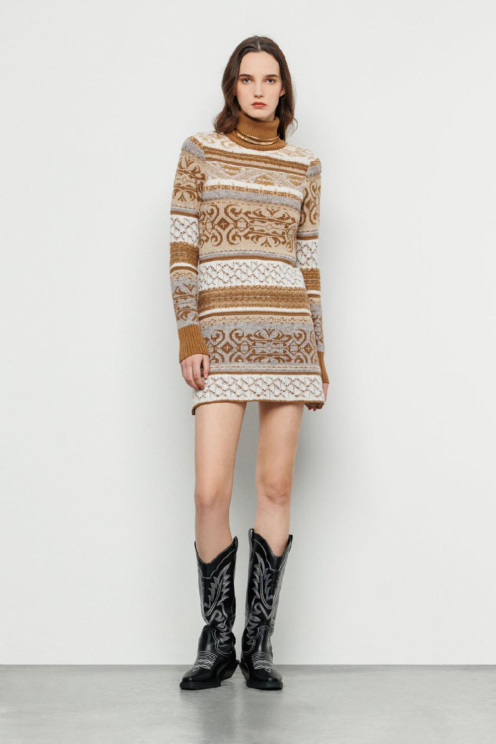 Akep ABITO CORTO AKEP A LUPETTO CON SCOLLO DIETRO