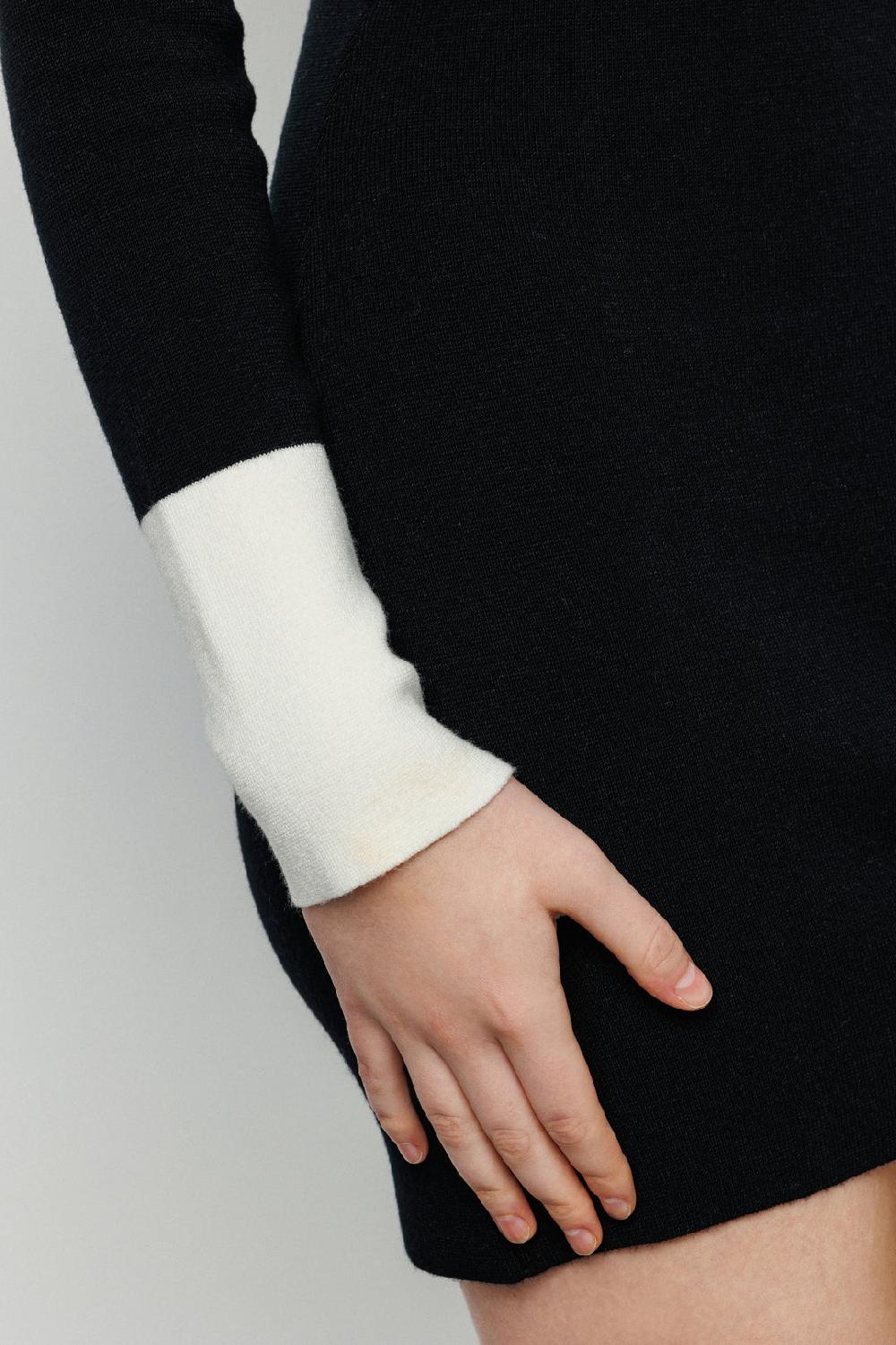 Akep ABITO CORTO AKEP CUT OUT