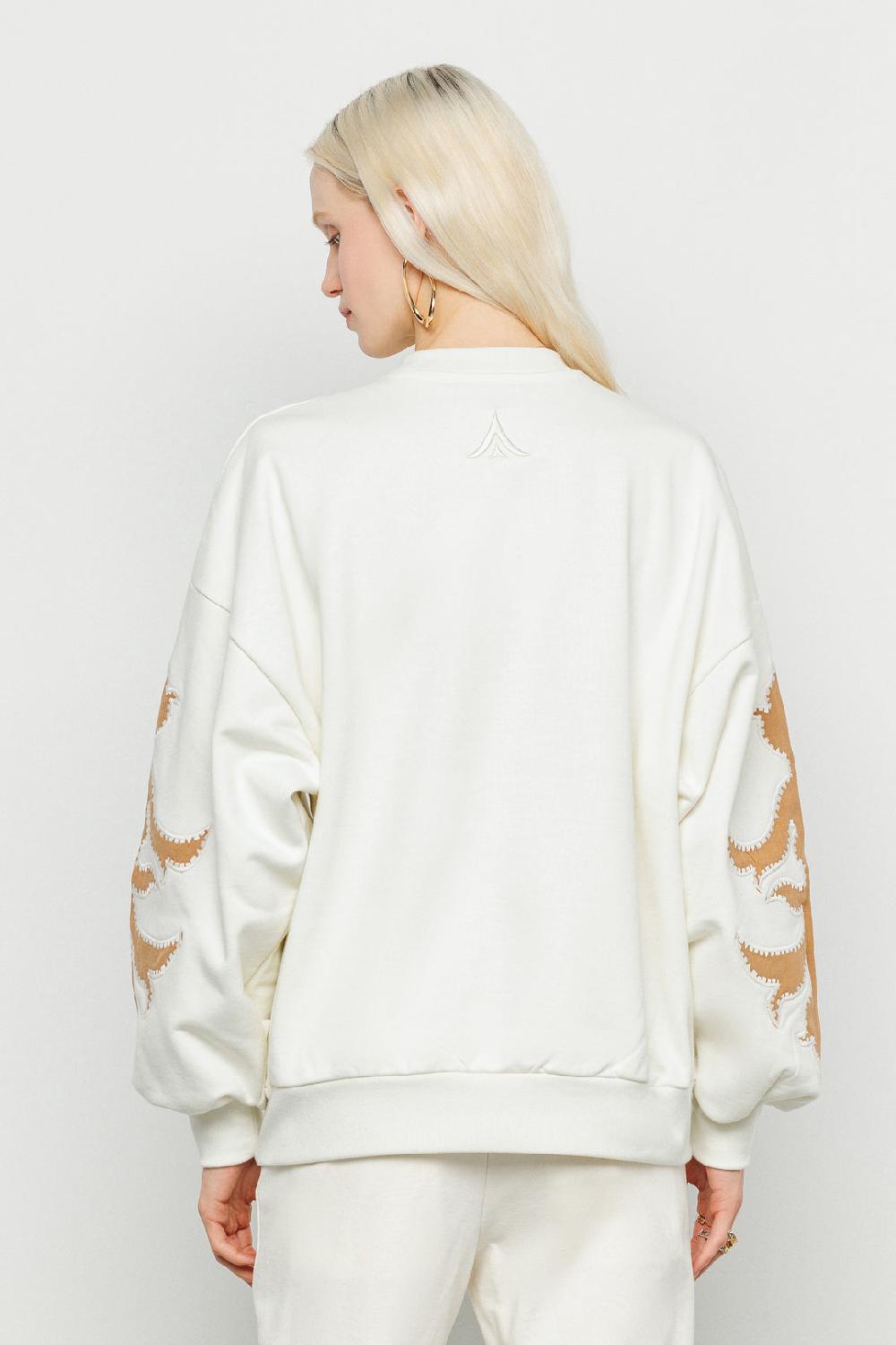 Akep FELPA GIROCOLLO AKEP CON RICAMI SULLE MANICHE