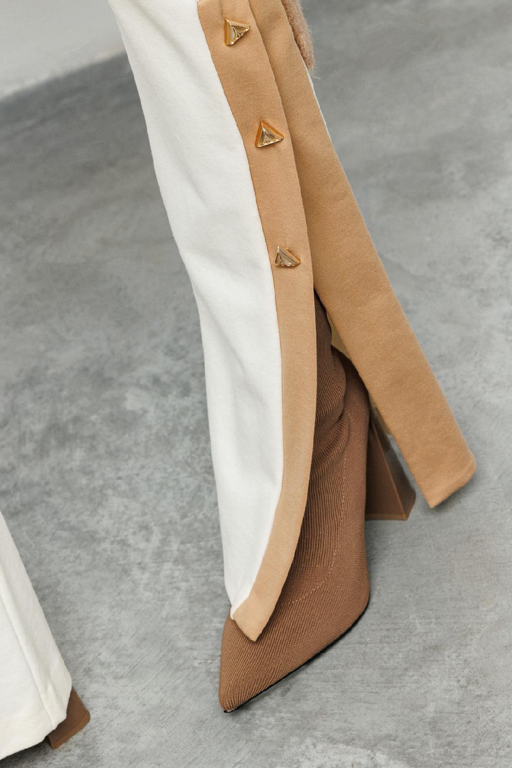 Akep PANTALONE AKEP CON SPACCHI LATERALI SUL FONDO