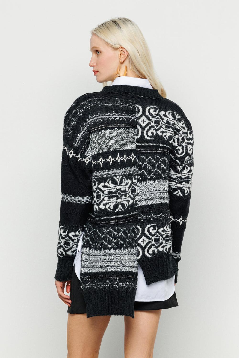 Akep PULLOVER CROP AKEP ASIMMETRICO CON SCOLLO A V