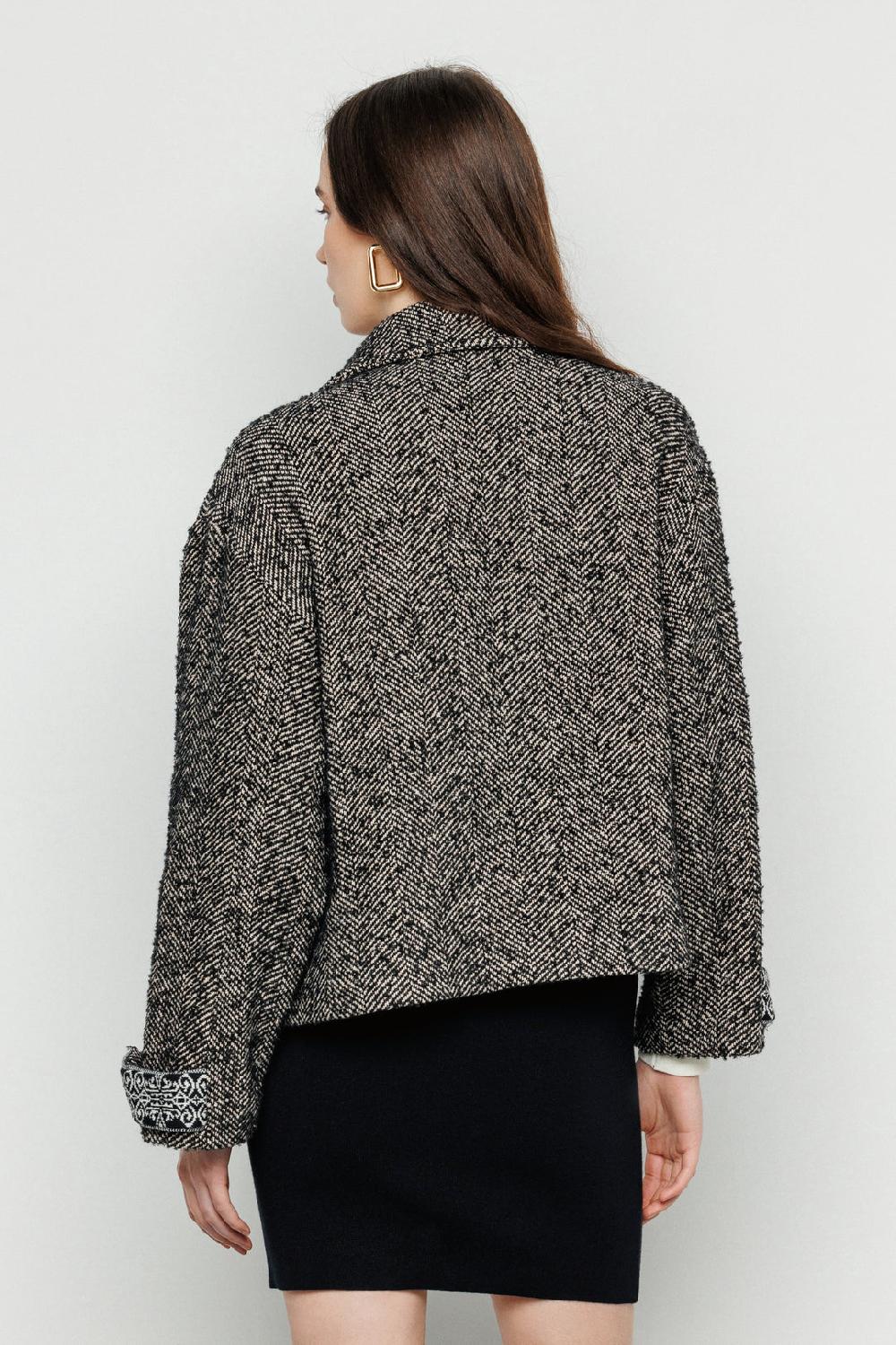 Akep CAPPOTTO CORTO AKEP CON MARTINGALA SULLE FONDO MANICA