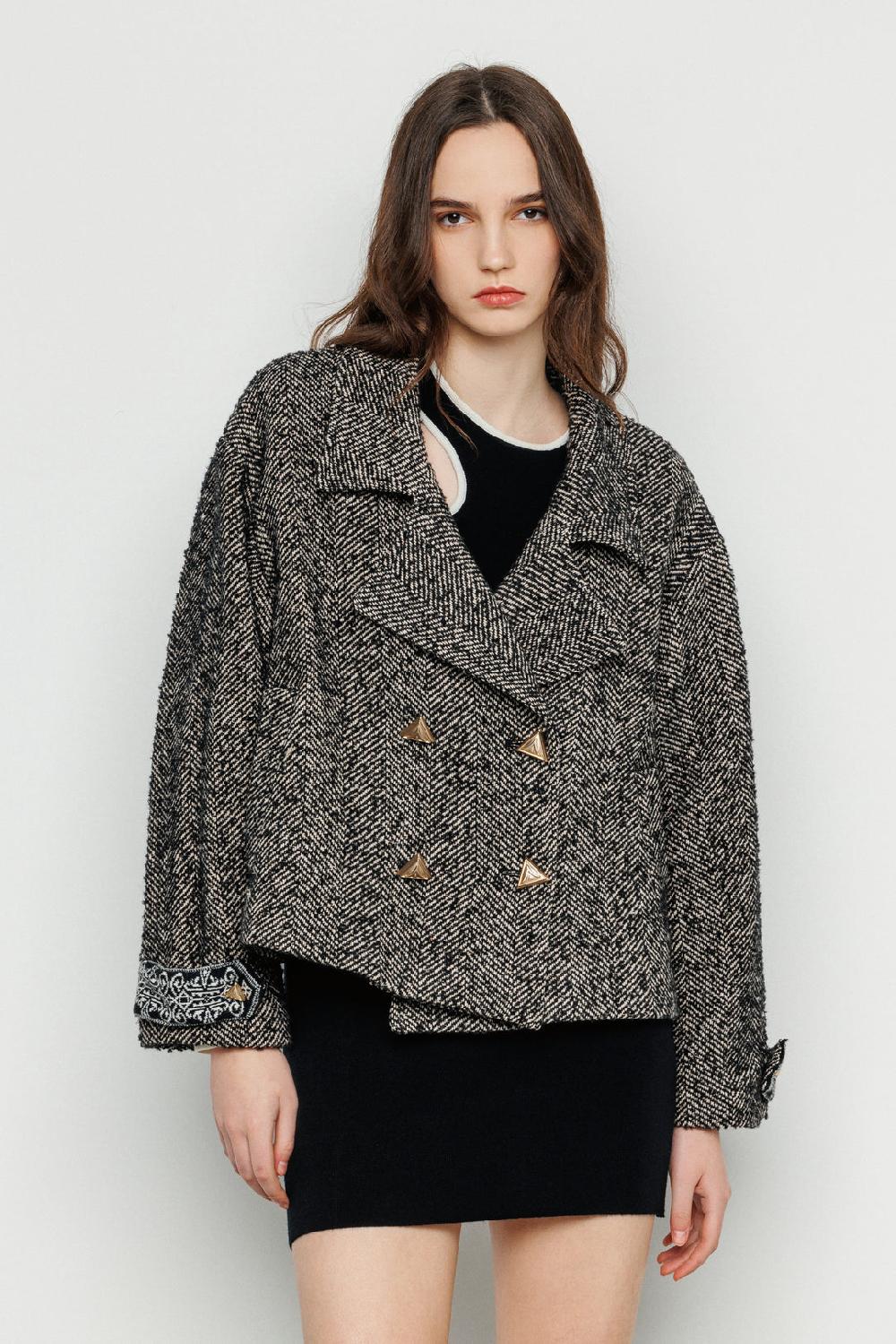 Akep CAPPOTTO CORTO AKEP CON MARTINGALA SULLE FONDO MANICA