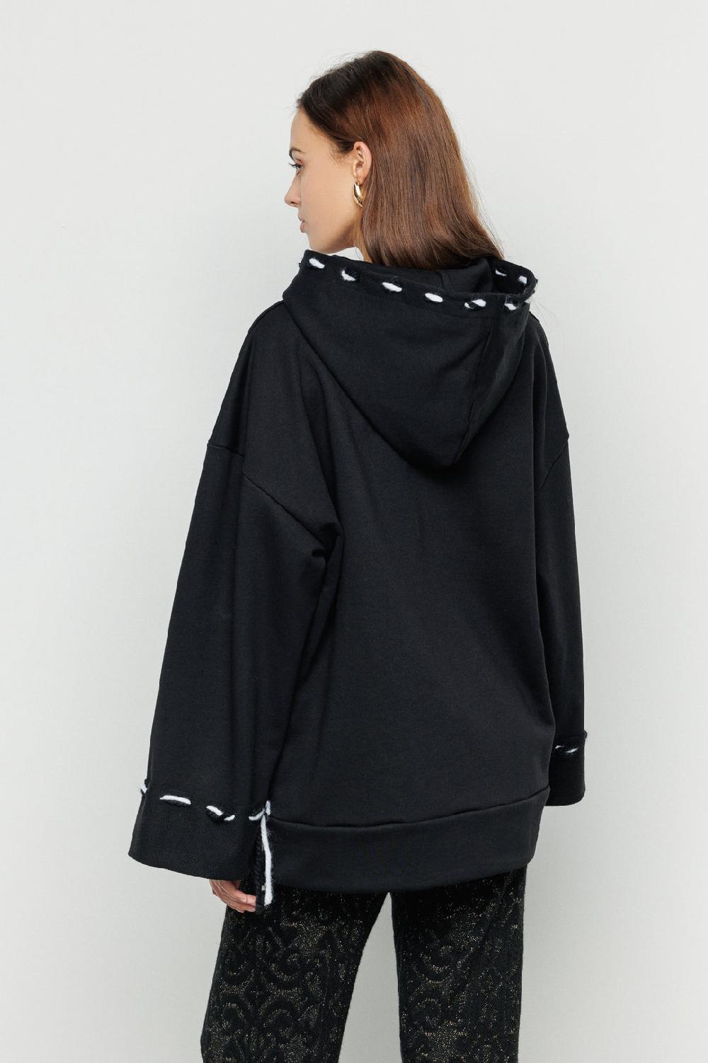 Akep FELPA AKEP CON CAPPUCCIO CON TASCA IN MAGLIA JACQUARD SUL DAVANTI