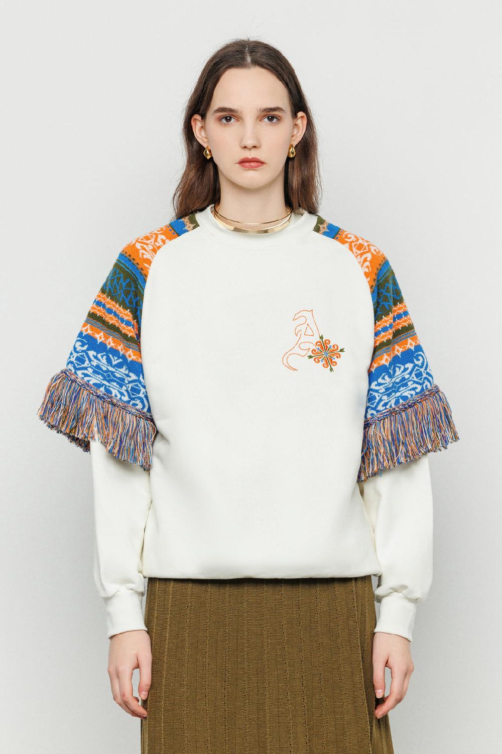 Akep FELPA GIROCOLLO AKEP CON DETTAGLI IN MAGLIA SULLE SPALLE