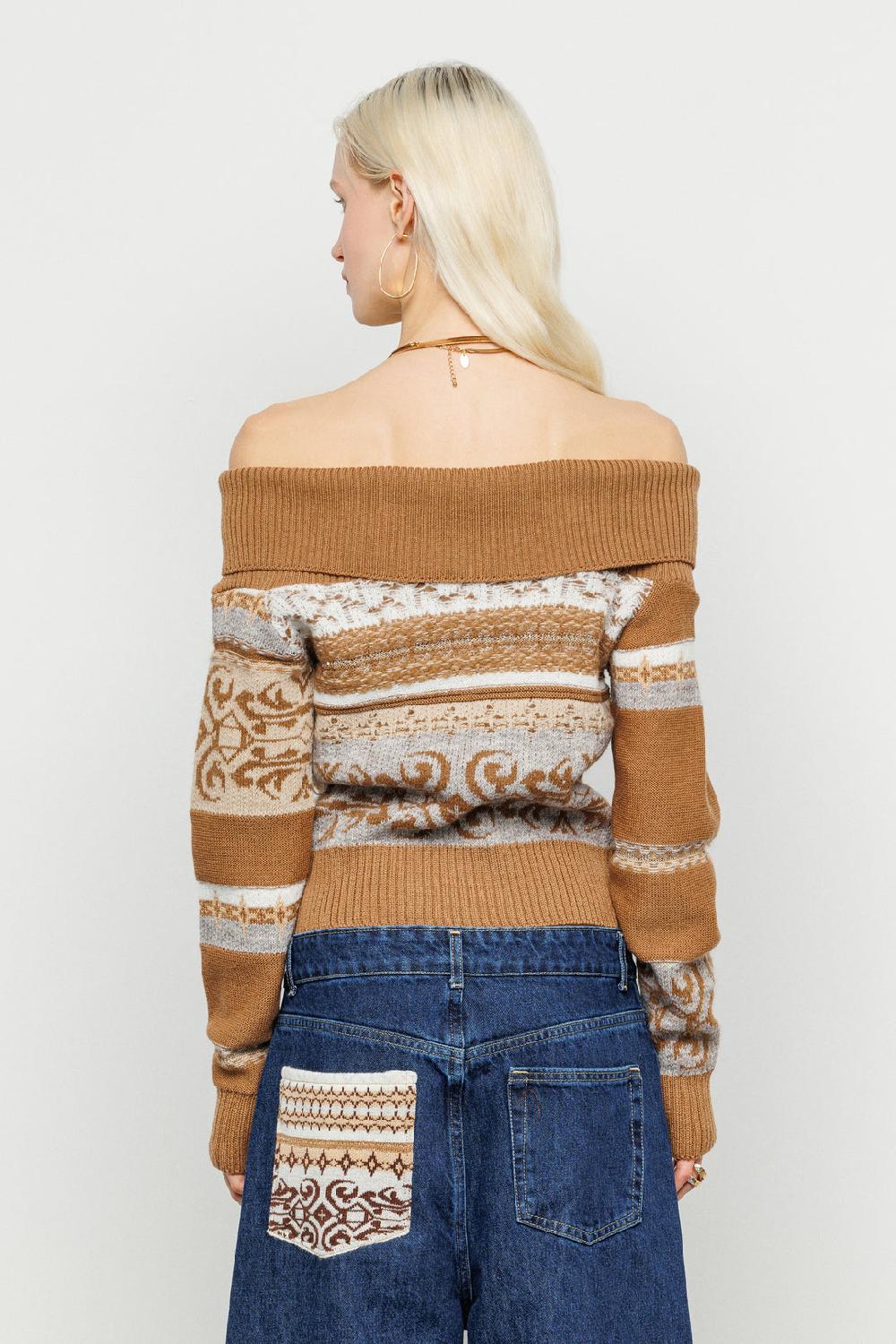 Akep MAGLIA AKEP CON SCOLLO BARDOT IN TESSUTO JACQUARD