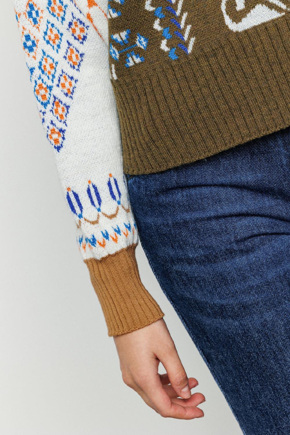 Akep MAGLIA AKEP SCOLLATURA A V TESSUTO JACQUARD E PIQUET