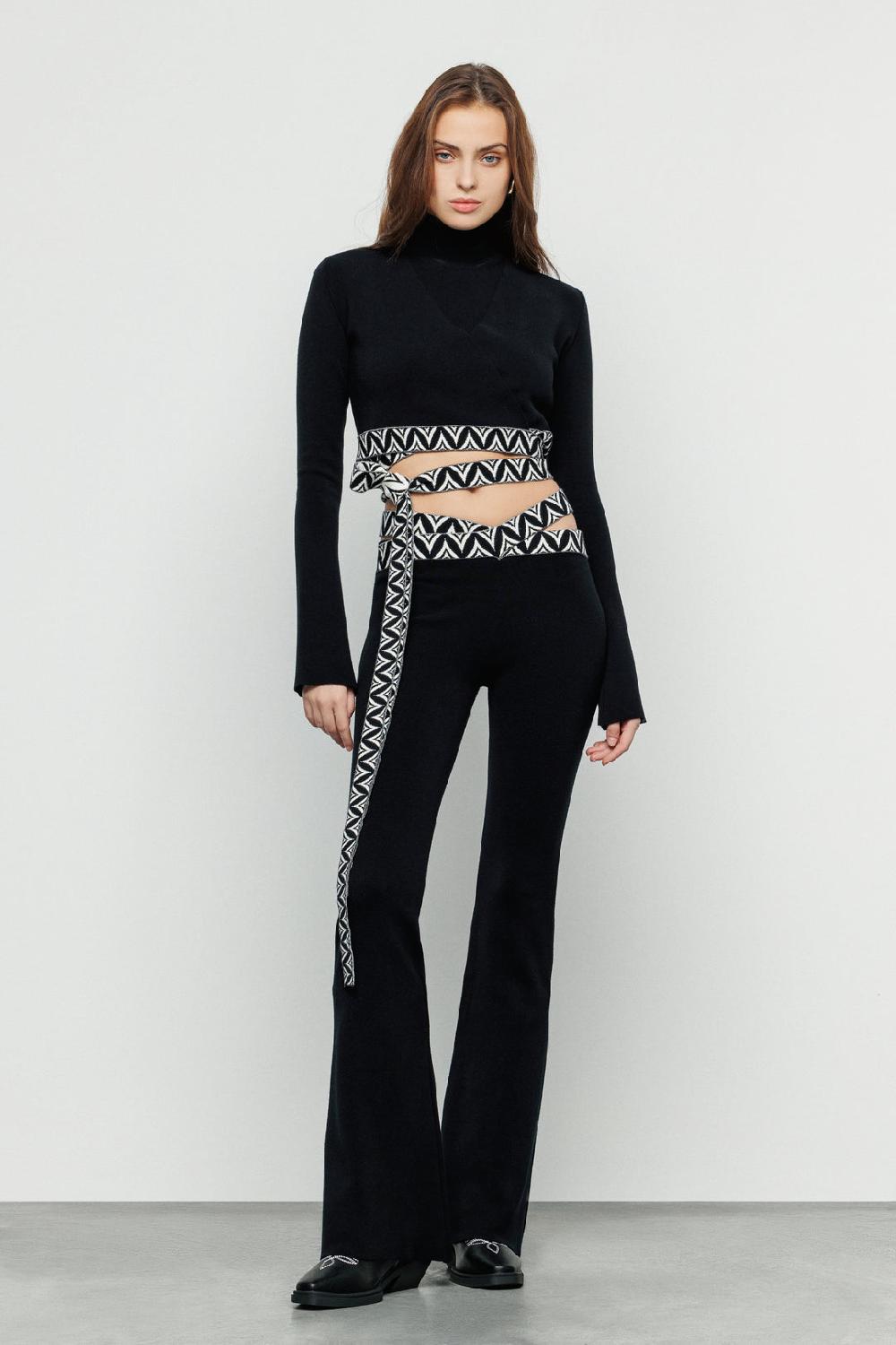 Akep PANTALONE FLARE AKEP CON DETTAGLIO JACQUARD LOGO ALLOVER