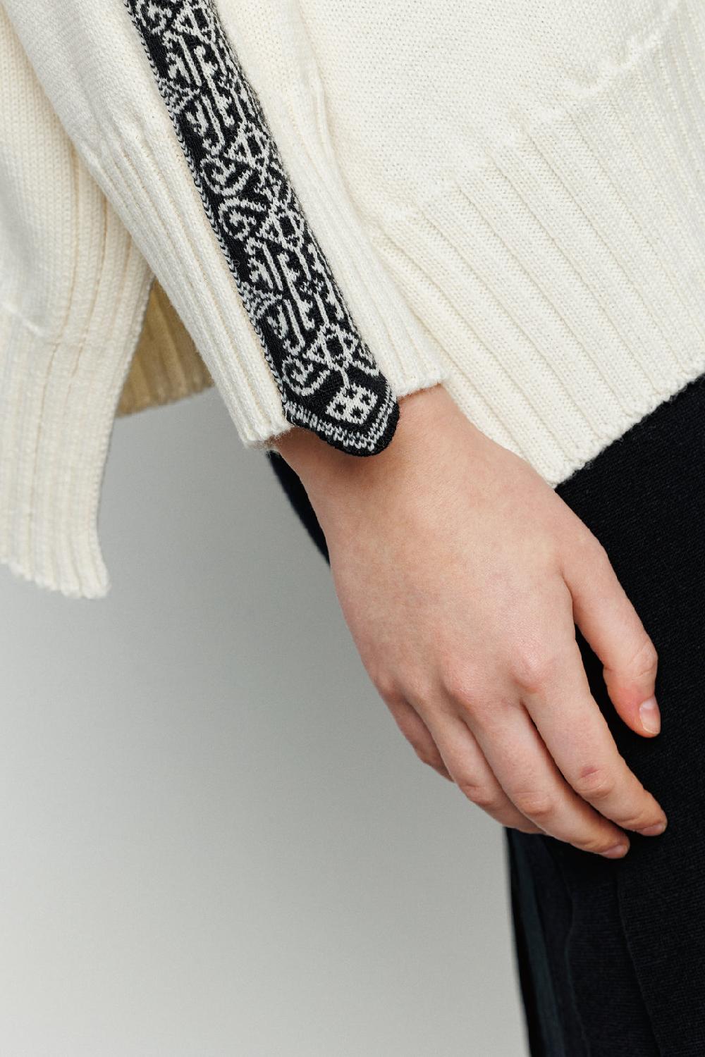 Akep PULLOVER AKEP GIROCOLLO CON BANDA JACQUARD LUNGO LE MANICHE