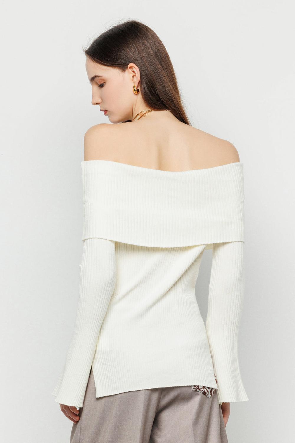 Akep PULLOVER AKEP SCOLLO BARDOT CON BOTTONI LOGATI