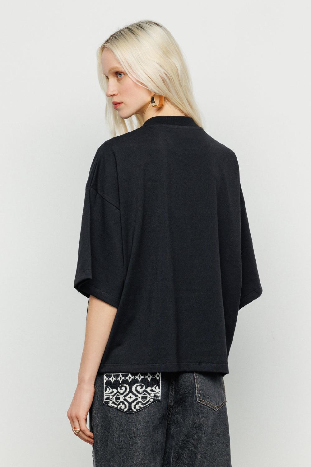 Akep T-SHIRT AKEP FIT OVERSIZE CON RICAMO SUL DAVANTI