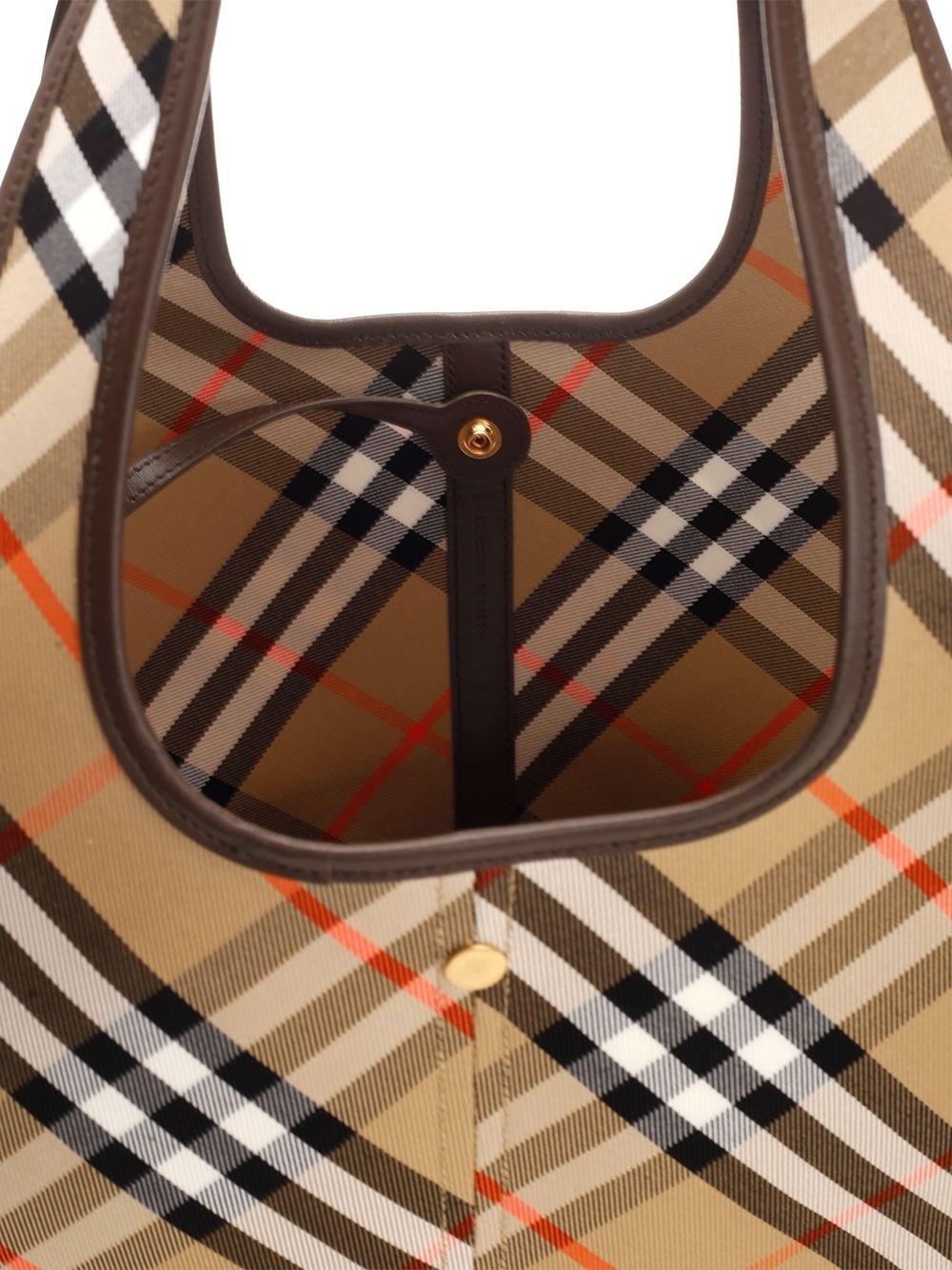 Al Duca D'Aosta Burberry Tote Media In Canvas