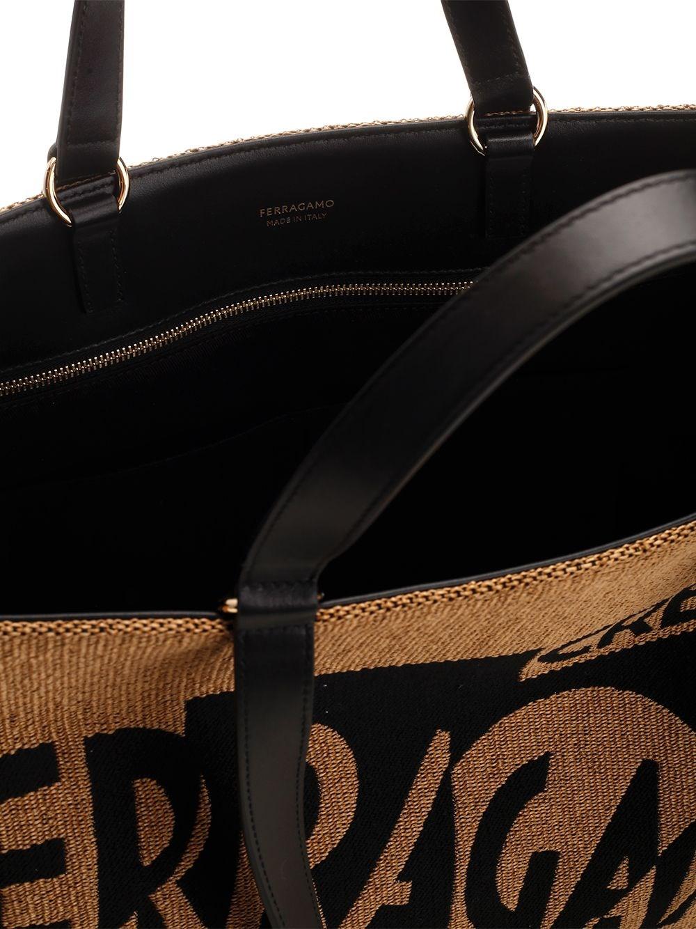 Al Duca D'Aosta Ferragamo Tote Bag Grande Con Logo