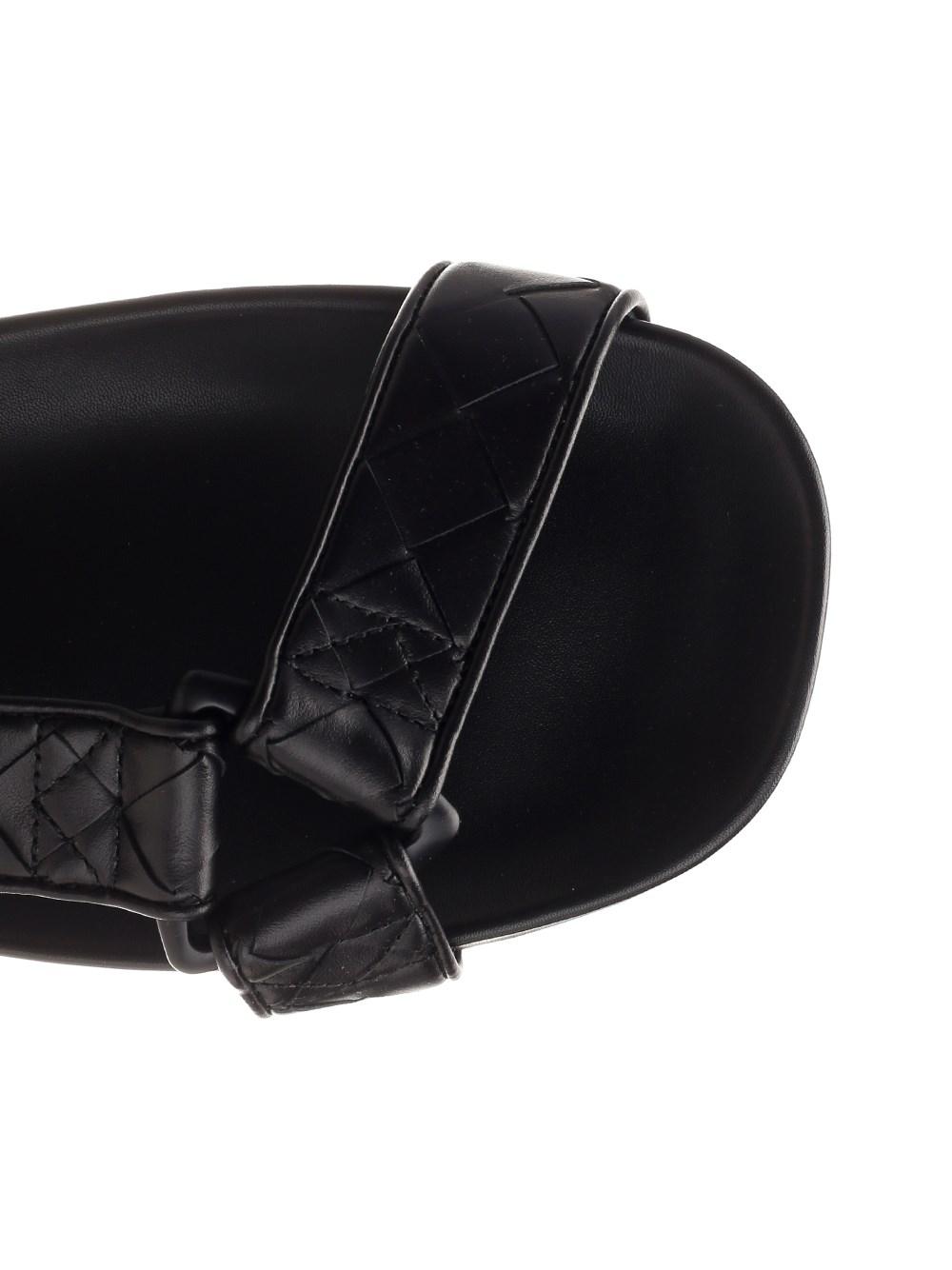 Al Duca D'Aosta Bottega Veneta Sandalo In Pelle Nera