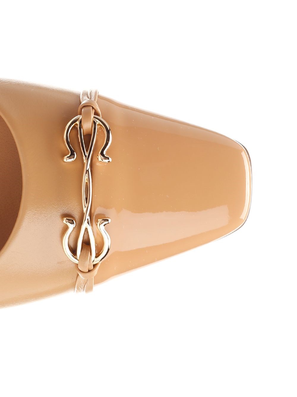 Al Duca D'Aosta Ferragamo Décolleté In Pelle Liscia Con Finiture In Vernice E Decorazione Bria