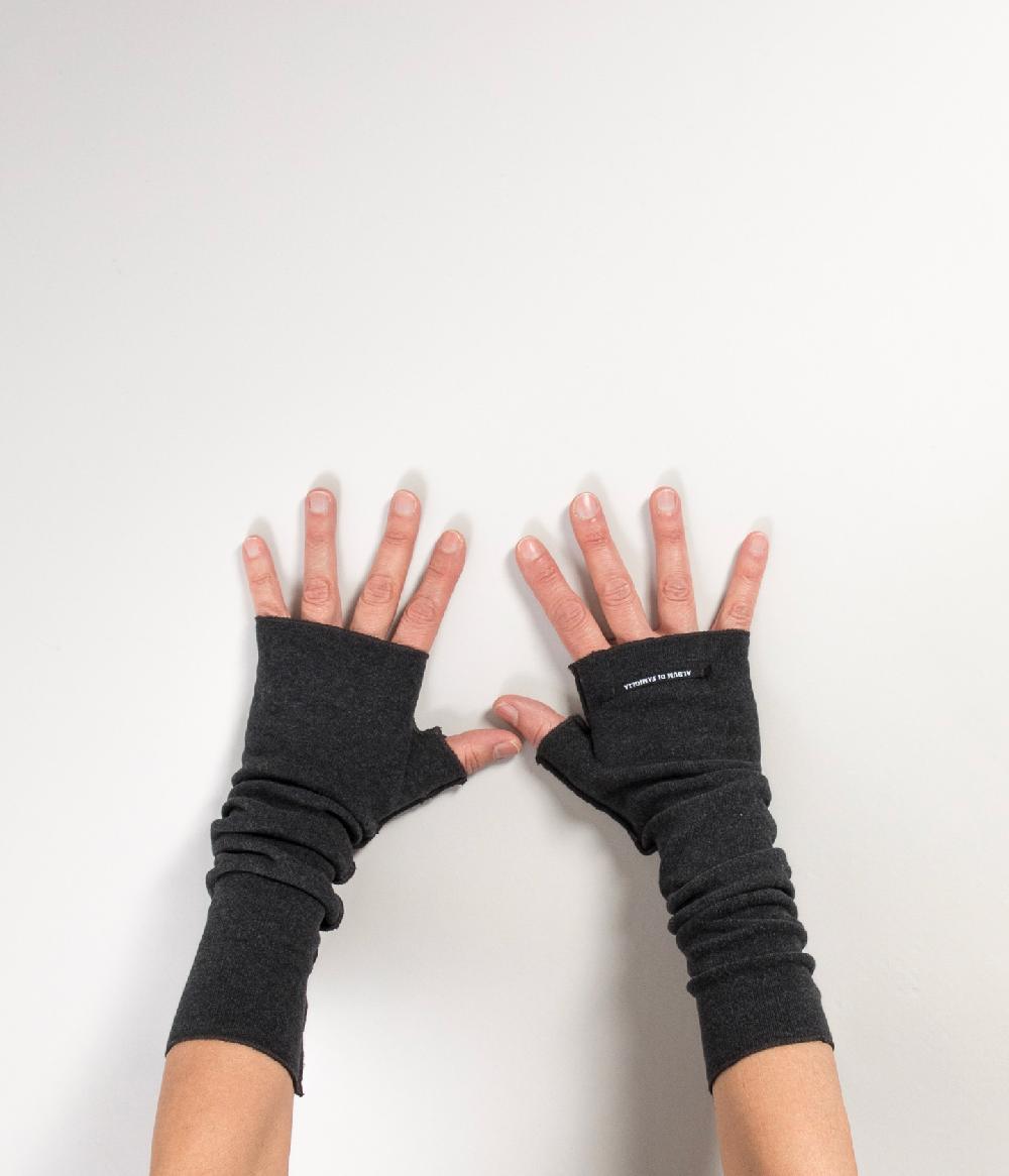 Album Di Famiglia art. 22W9319 LONG FINGERLESS GLOVES JP
