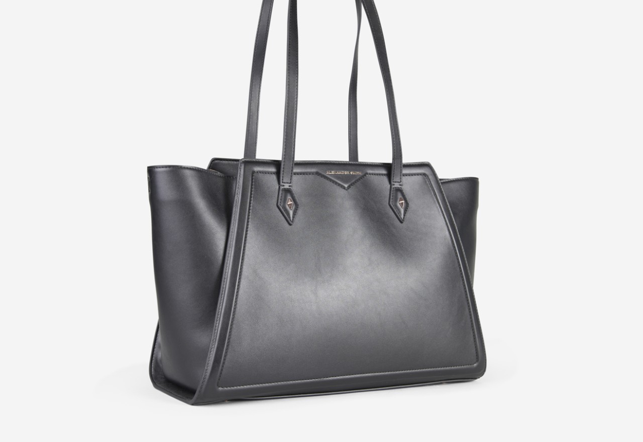 Alexander Smith GABRIELLE BLACK