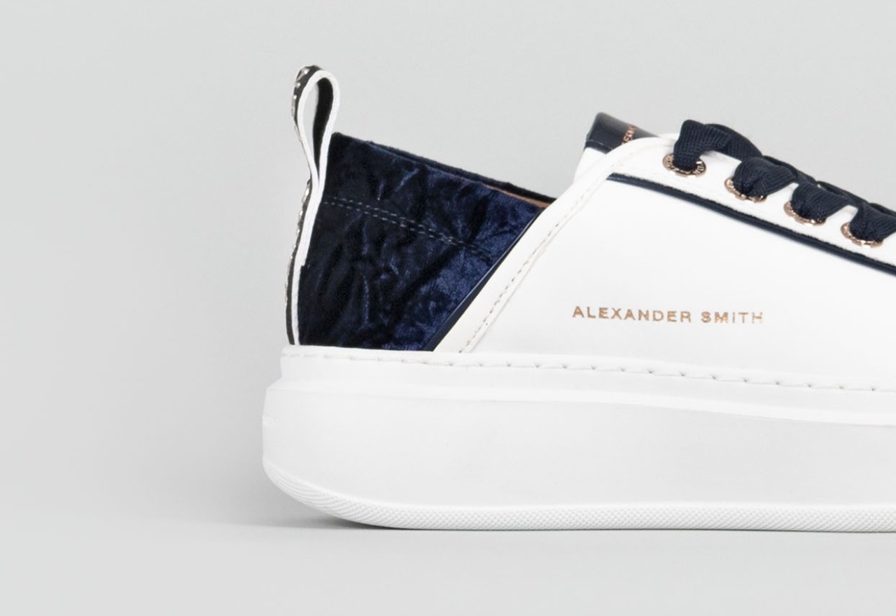 Alexander Smith WEMBLEY WOMAN WHITE BLUE