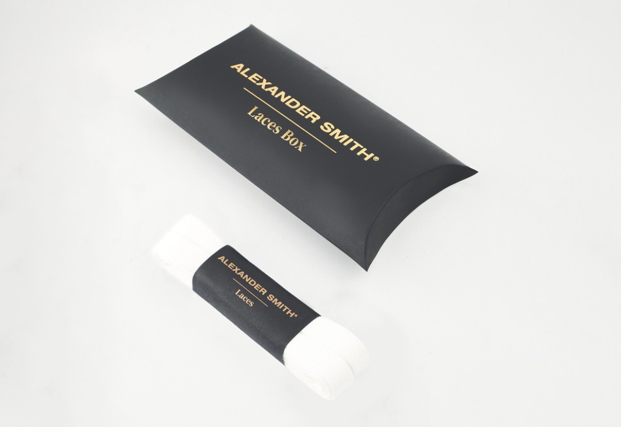 Alexander Smith WHITE LACES WOMAN - London Greenwich & Lancaster