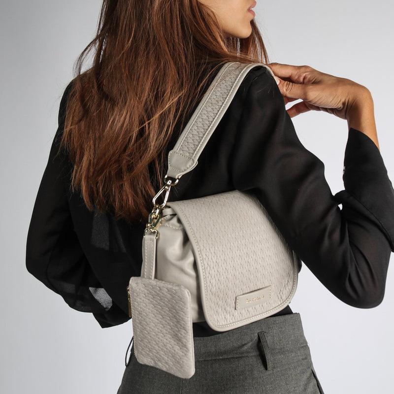 ALMALA PUFFY BAG | CEMENTO