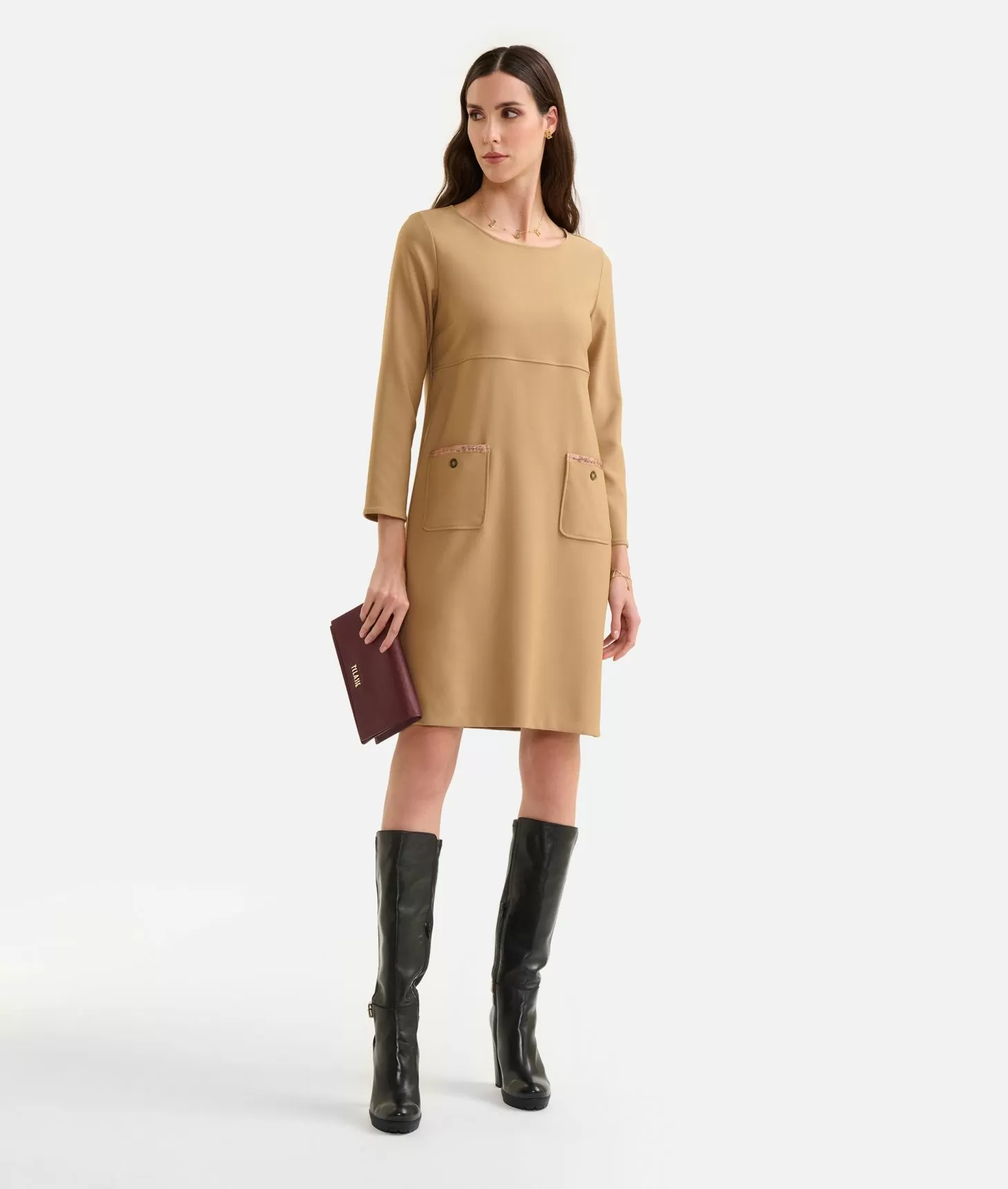 Alviero martini 1a classe Abito a sacchetto in cavallery Cammello