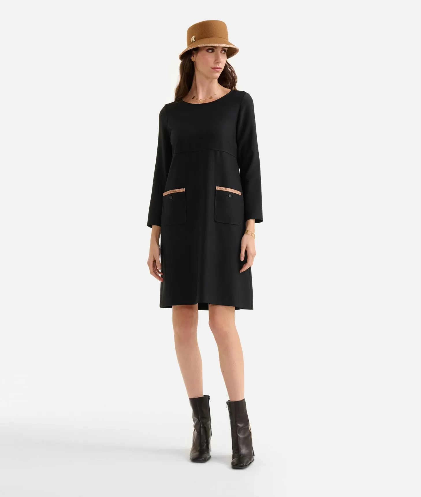 Alviero martini 1a classe Abito a sacchetto in cavallery Nero