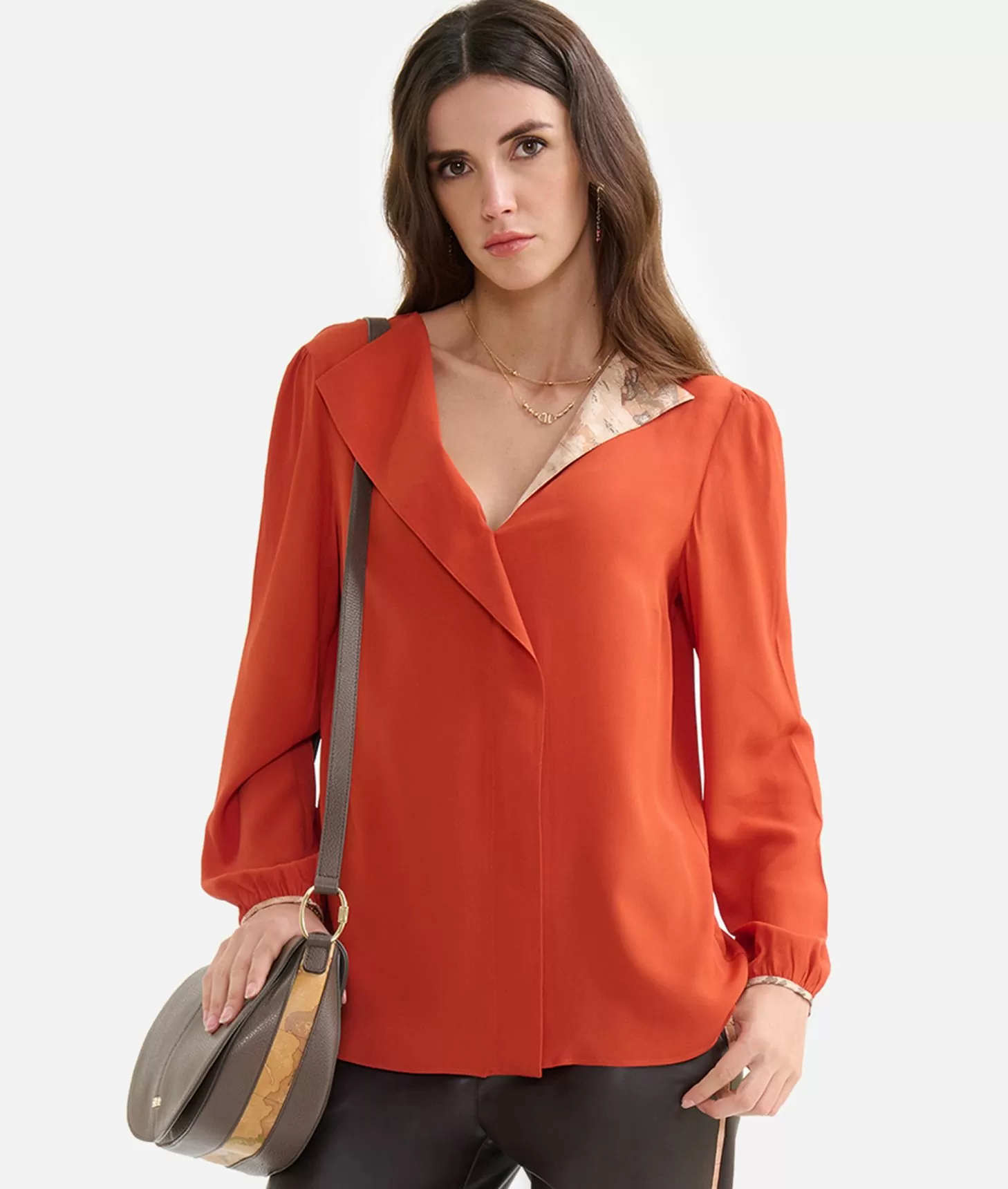 Alviero Martini 1a Classe Blusa Con Revers In Crêpe De Chine Mattone