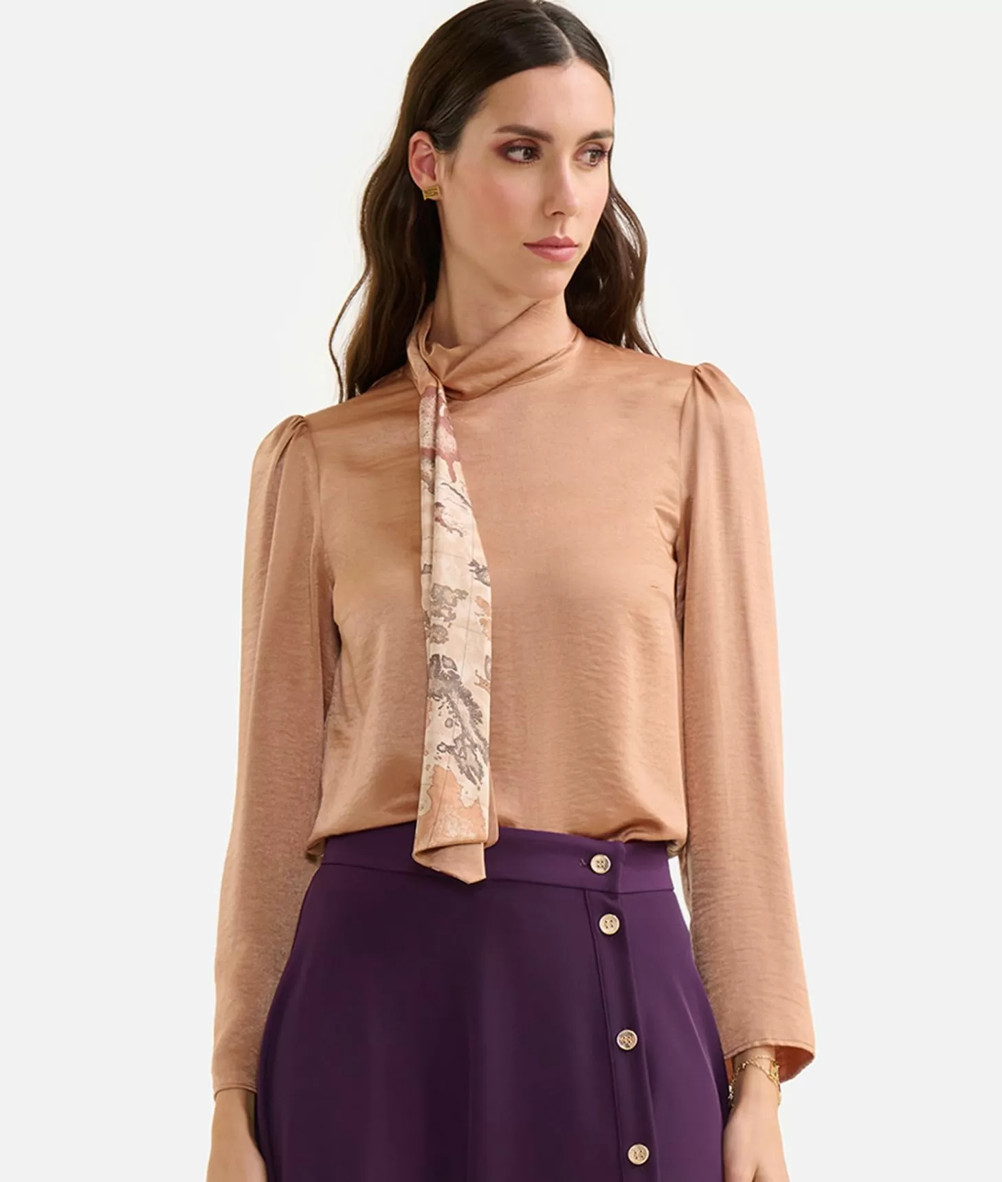 Alviero Martini 1a Classe Blusa In Fluido Satin Con Sciarpina Geo Classic Cammello