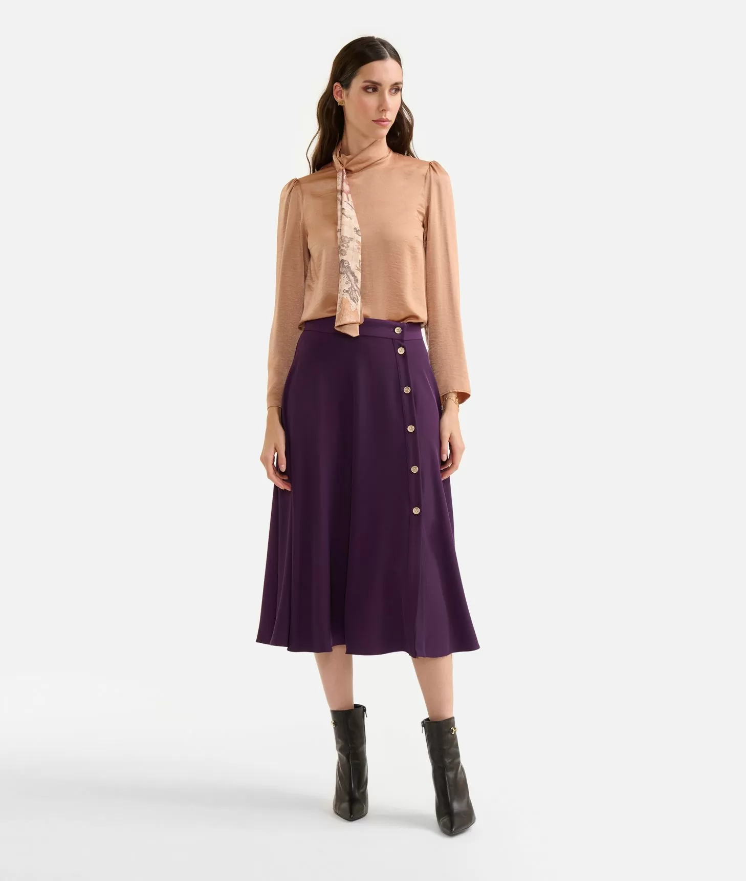 Alviero martini 1a classe Blusa in fluido satin con sciarpina Geo Classic Cammello