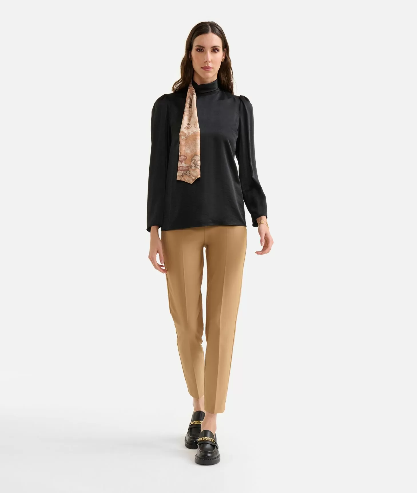 Alviero martini 1a classe Blusa in fluido satin con sciarpina Geo Classic Nera