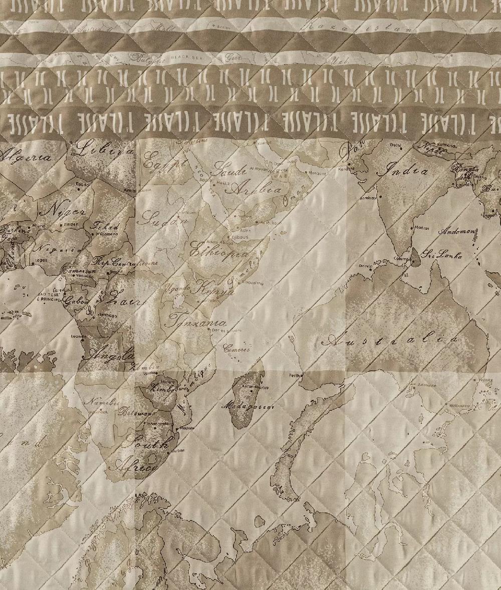 Alviero Martini 1a Classe Copriletto Matrimoniale In Raso Stampa Geo Safari Mix