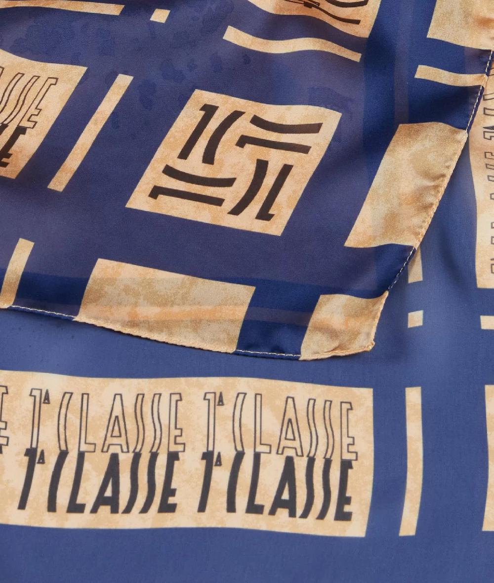 Alviero Martini 1a Classe Foulard Con Loghi In Cornice 90x90 Denim