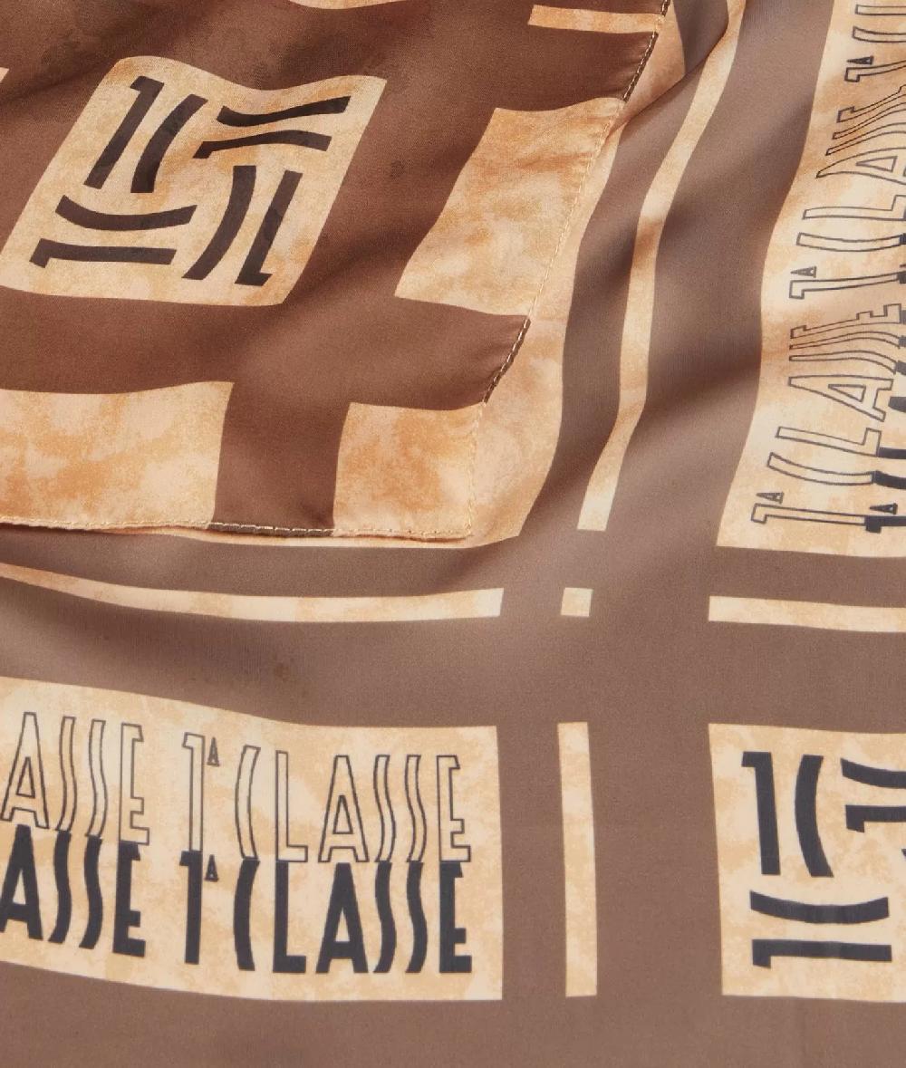 Alviero Martini 1a Classe Foulard Con Loghi In Cornice 90x90 Taupe Scuro