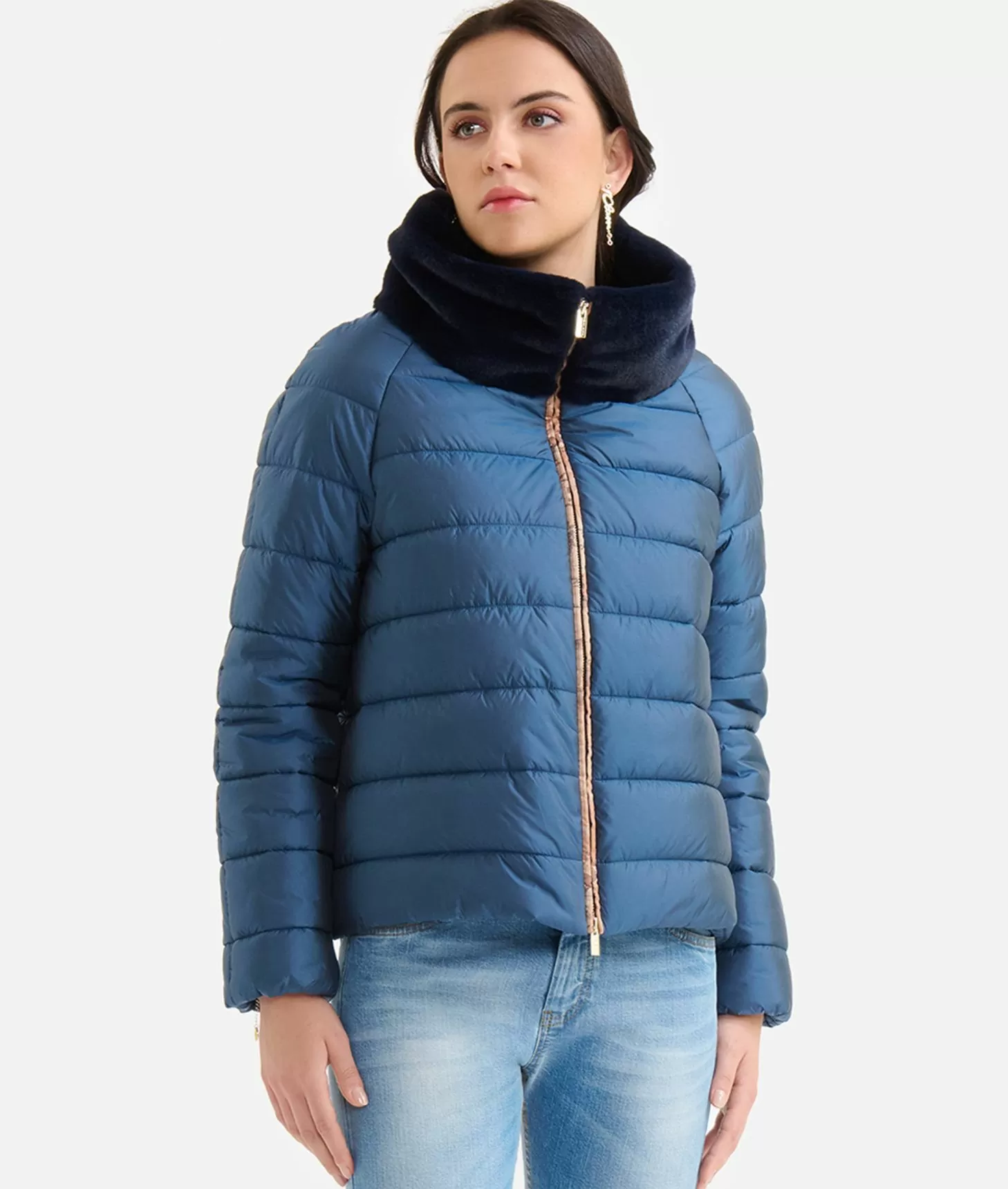 Alviero Martini 1a Classe Imbottito Corto In Nylon Cangiante Blu Di Prussia