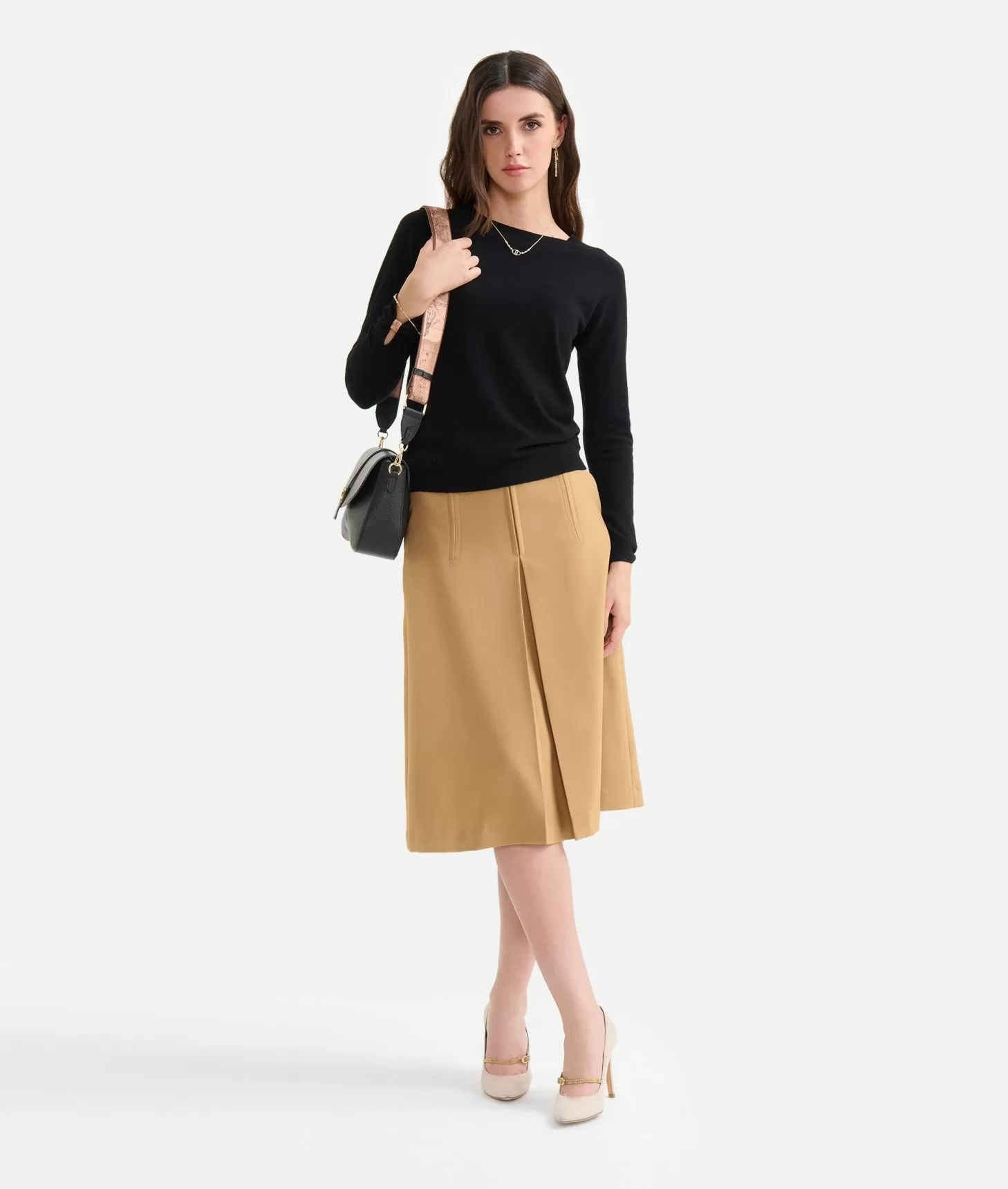 Alviero martini 1a classe Maglia in filato di viscosa stretch con scollo a barchetta Nera