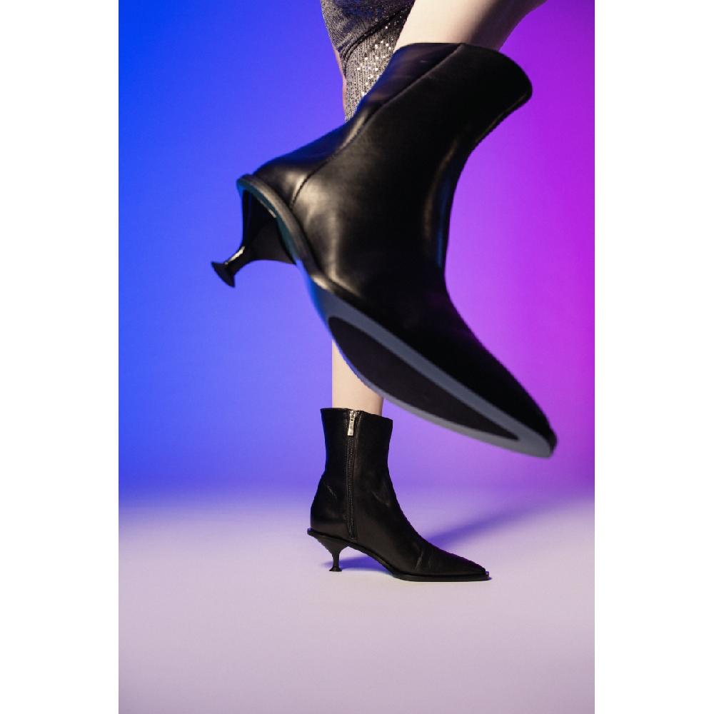 Amalfi By Rangoni Stivaletto Drago Black