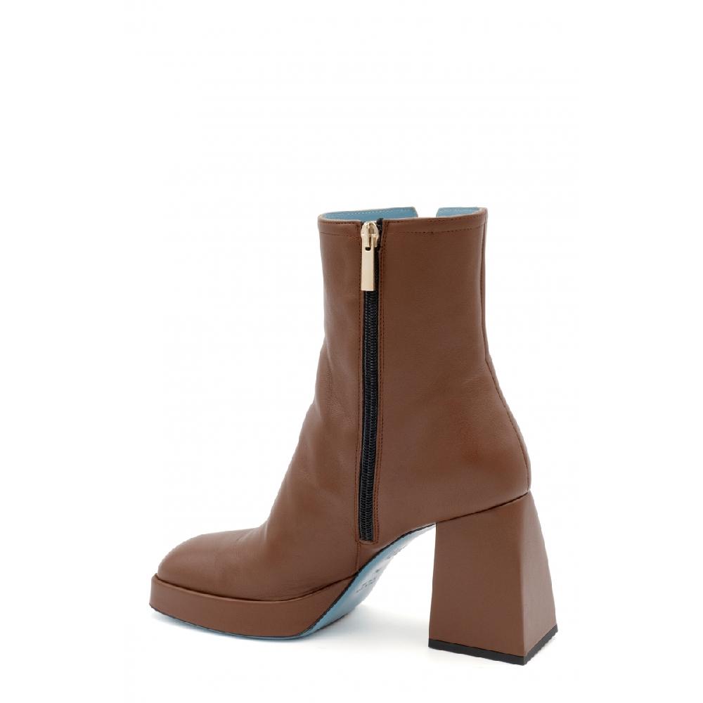 Amalfi By Rangoni Stivaletto Primula Marrone