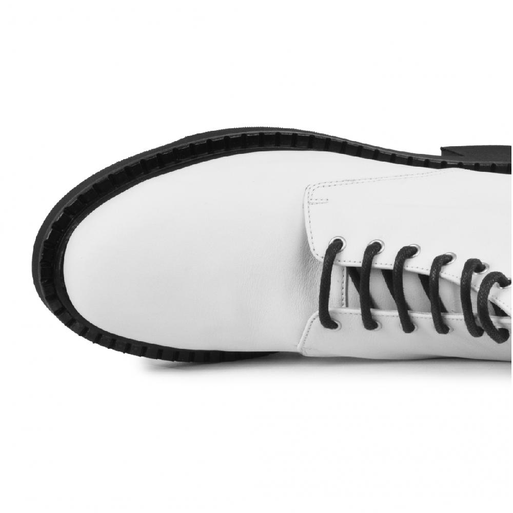 Amalfi By Rangoni Stivaletto Rivetto Bianco