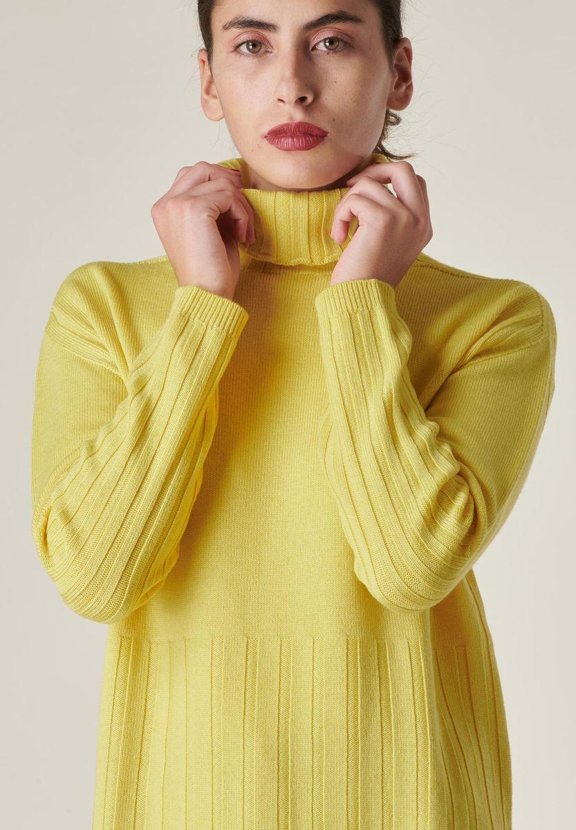 Angelico Dolcevita Gialla Merino Motivo A Coste