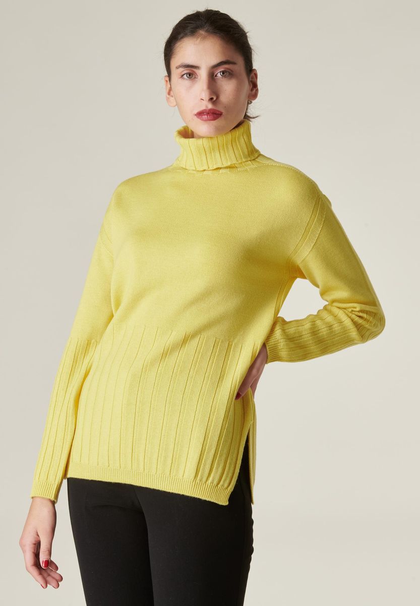 Angelico Dolcevita gialla merino motivo a coste