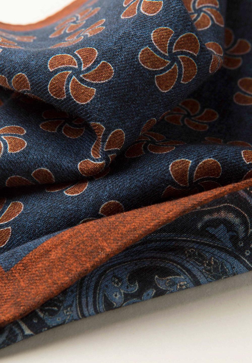 Angelico Pochette Blu Rosso Fronte Retro Lana