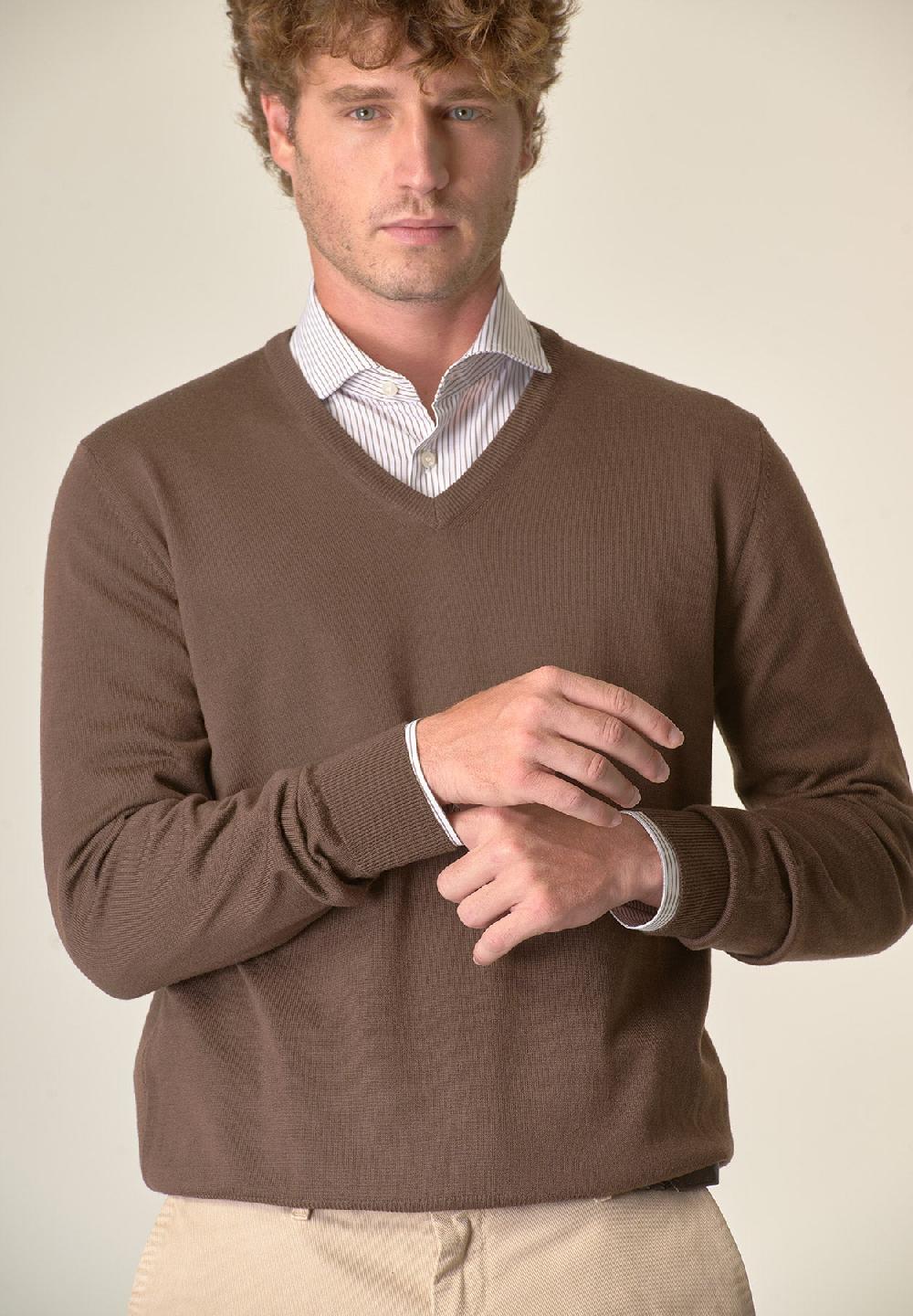 Angelico Scollo V Marrone Lana Merinos Extrafine