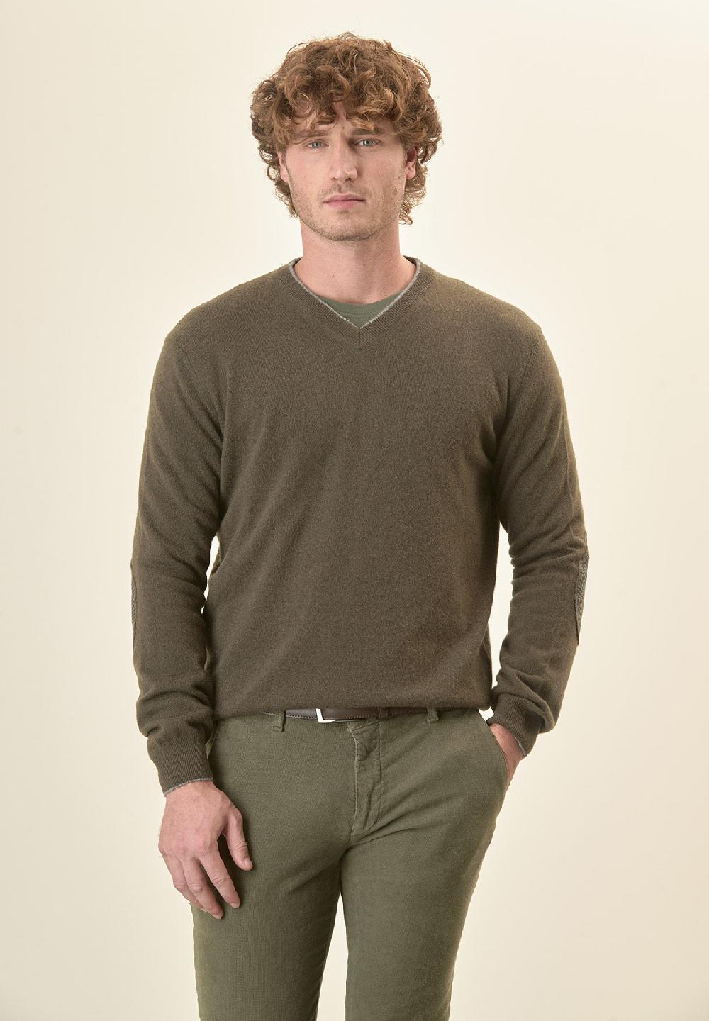 Angelico Scollo V verde militare toppe