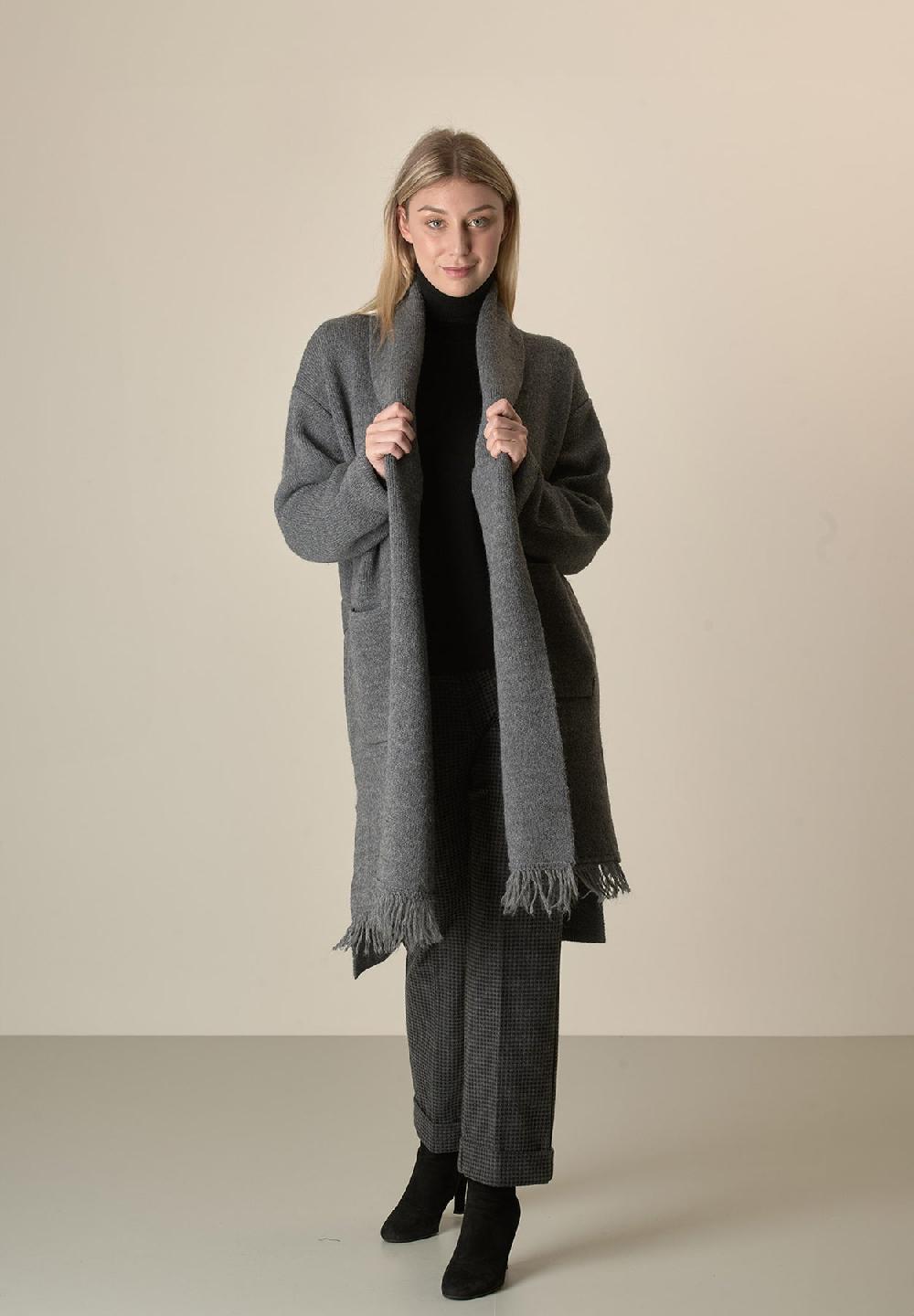 Angelico Cappotto in maglia antracite misto cashmere con frange