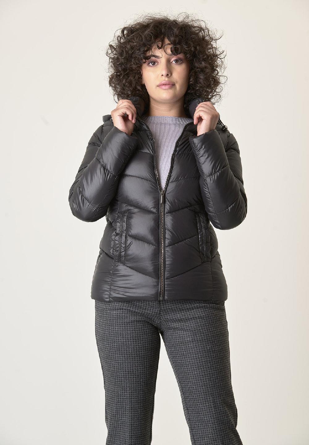 Angelico Giubbino Nero Trapuntato Cappuccio Staccabile