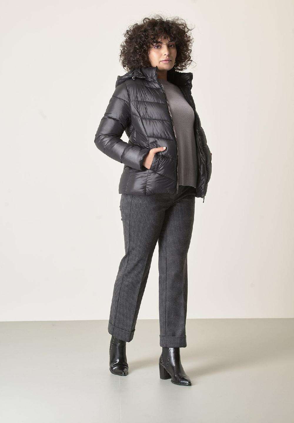 Angelico Giubbino nero trapuntato cappuccio staccabile