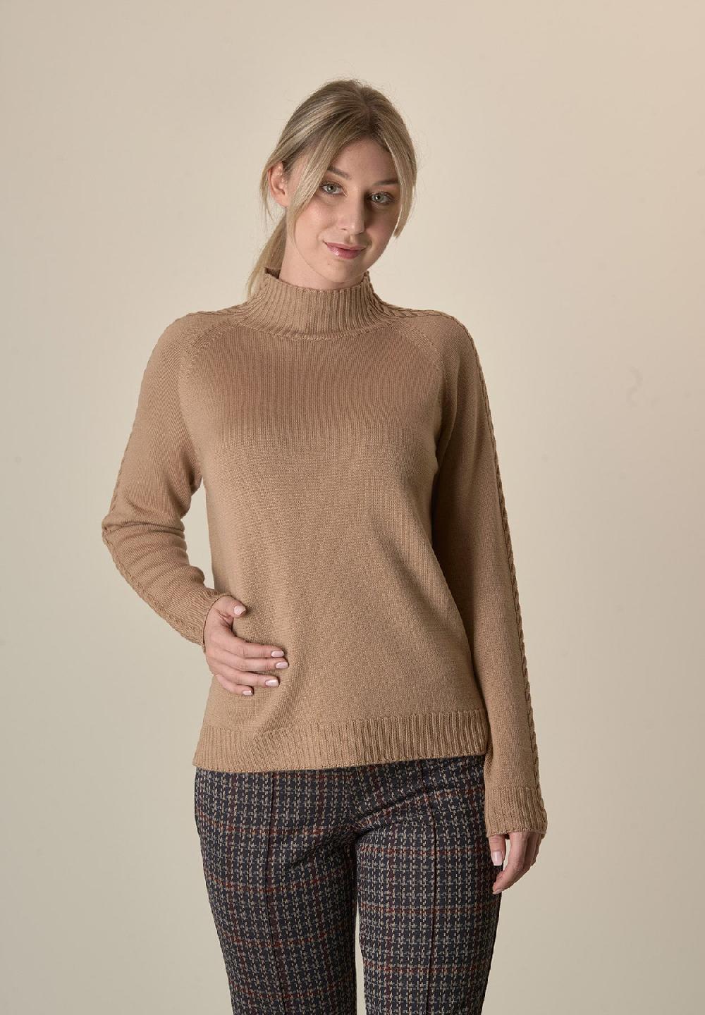 Angelico Lupetto cammello dettaglio treccia lana merinos