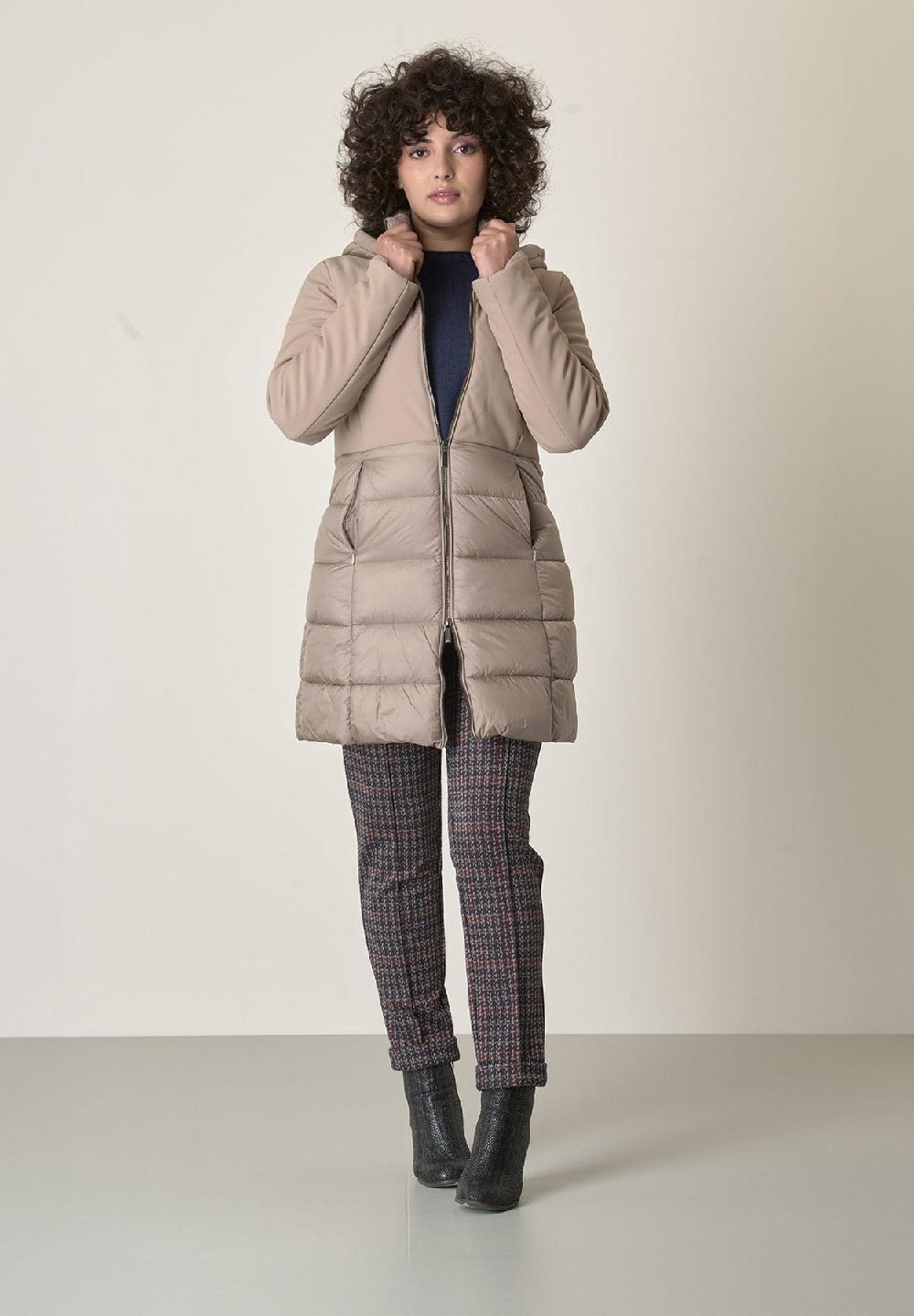 Angelico Piumino beige bi-tessuto trapuntato lunghezza media