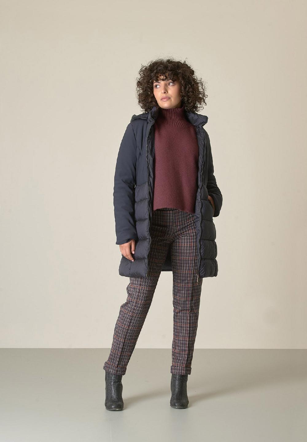 Angelico Piumino blu bi-tessuto trapuntato lunghezza media